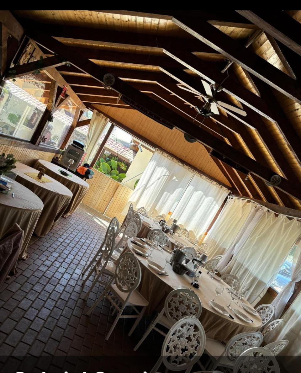 Gigios Sport&Relax Villa Bailesti Exteriör bild